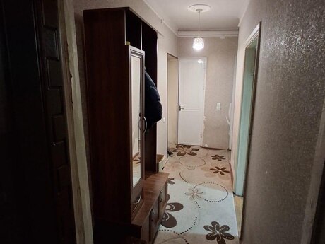 2 otaqlı köhnə tikili - 8-ci mikrorayon q. - 55 m²