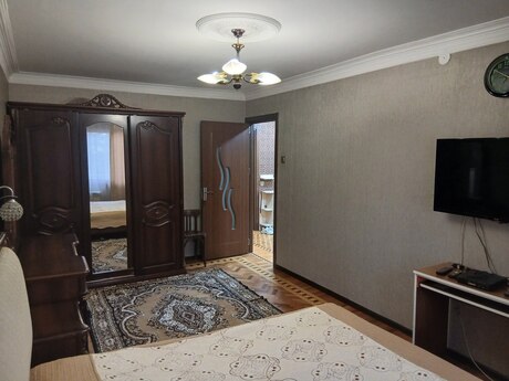 3 otaqlı köhnə tikili - Xalqlar Dostluğu m. - 100 m²