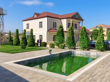 7 otaqlı həyət evi/bağ evi - Novxanı q. - 250 m²