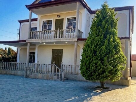 7 otaqlı həyət evi/bağ evi - Novxanı q. - 250 m²