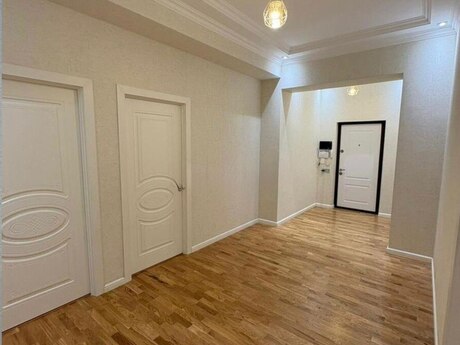 3-комн. новостройка - м. Кара Караев - 105 м²