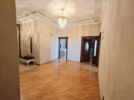 4 otaqlı yeni tikili - 8 Noyabr m. - 168 m²