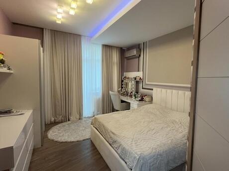 4 otaqlı yeni tikili - Elmlər Akademiyası m. - 190 m²