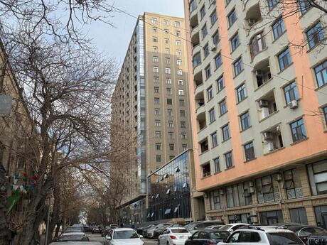 2-комн. новостройка - Насиминский р. - 74 м²