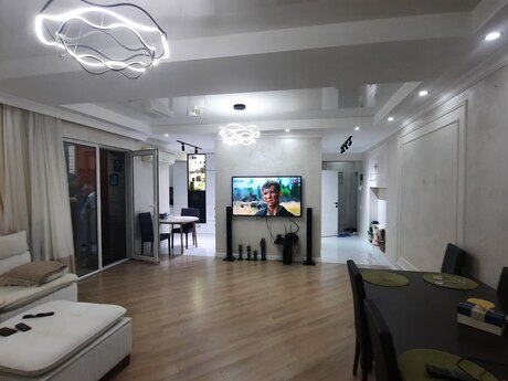 2 otaqlı köhnə tikili - Elmlər Akademiyası m. - 70 m²