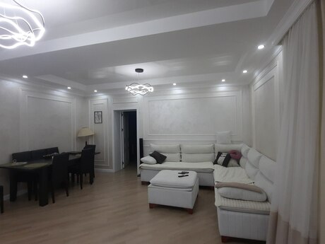 2 otaqlı köhnə tikili - Elmlər Akademiyası m. - 70 m²