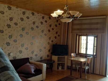 2 otaqlı həyət evi/bağ evi - Nəsimi m. - 60 m²