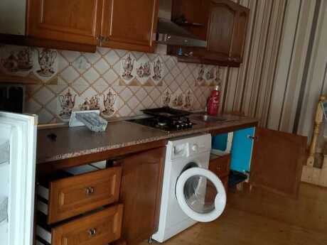 2 otaqlı həyət evi/bağ evi - Nəsimi m. - 60 m²