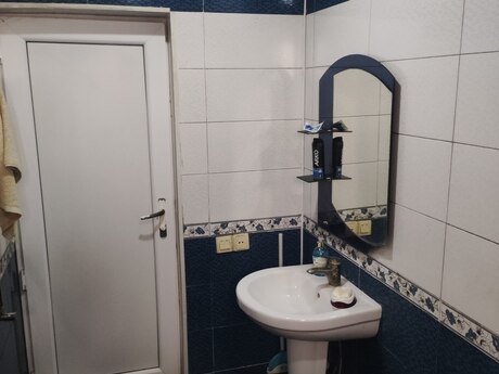 4 otaqlı həyət evi/bağ evi - Xocəsən m. - 2000 m²