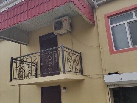 4 otaqlı həyət evi/bağ evi - Xocəsən m. - 2000 m²