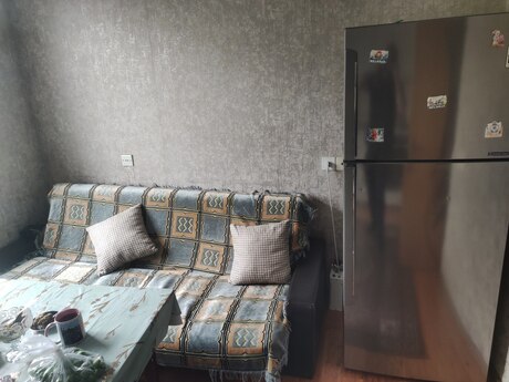 4 otaqlı həyət evi/bağ evi - Xocəsən m. - 2000 m²