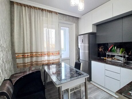 3 otaqlı köhnə tikili - Neftçilər m. - 80 m²