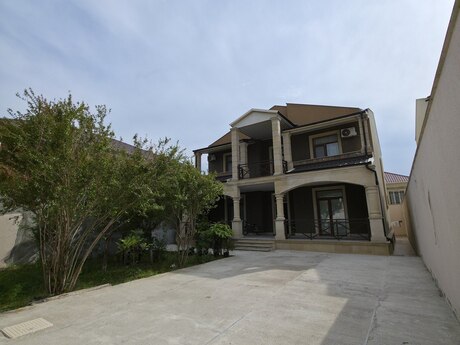 7 otaqlı həyət evi/bağ evi - Mərdəkan q. - 348 m²
