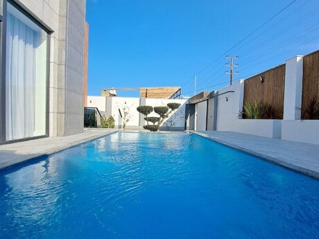 4 otaqlı həyət evi/bağ evi - Şüvəlan q. - 260 m²