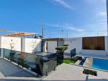 4 otaqlı həyət evi/bağ evi - Şüvəlan q. - 260 m²