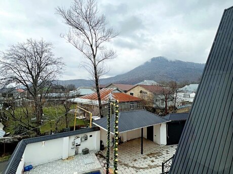 5 otaqlı həyət evi/bağ evi - Qəbələ - 230 m²