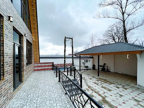 5 otaqlı həyət evi/bağ evi - Qəbələ - 230 m²