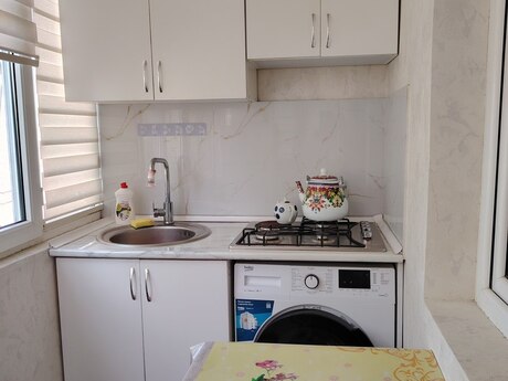 2-комн. вторичка - м. Мемар Аджеми - 42 м²