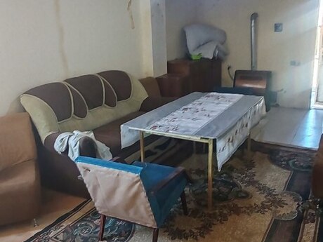 2 otaqlı həyət evi/bağ evi - Zabrat q. - 50 m²