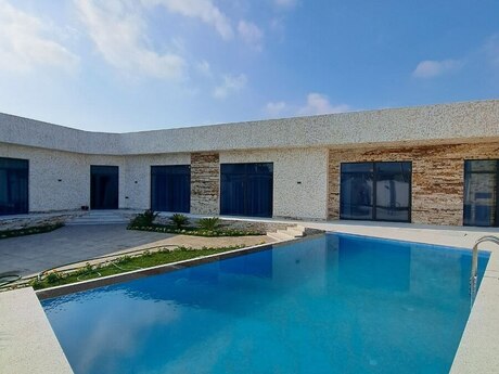 5 otaqlı həyət evi/bağ evi - Mərdəkan q. - 186 m²
