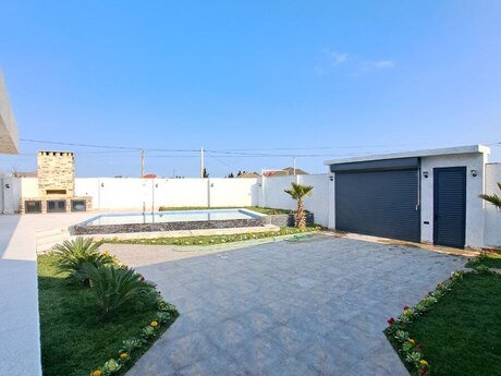 5 otaqlı həyət evi/bağ evi - Mərdəkan q. - 186 m²