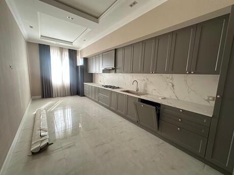 4 otaqlı yeni tikili - 28 May m. - 235 m²
