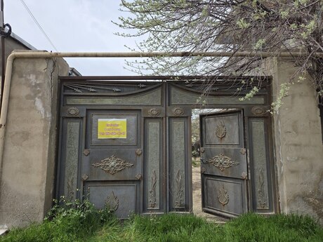 6 otaqlı həyət evi/bağ evi - Zığ q. - 290 m²