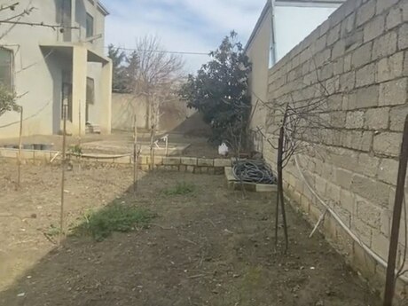 6 otaqlı həyət evi/bağ evi - Zığ q. - 290 m²