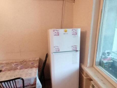 1 otaqlı köhnə tikili - İnşaatçılar m. - 31 m²