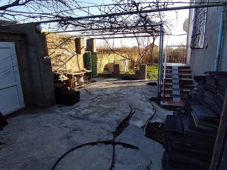 5 otaqlı həyət evi/bağ evi - Hövsan q. - 180 m²