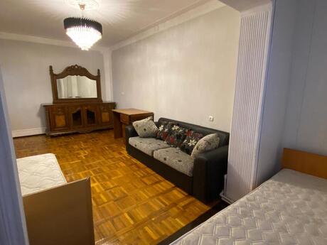 4 otaqlı köhnə tikili - İnşaatçılar m. - 100 m²