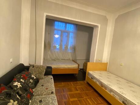 4 otaqlı köhnə tikili - İnşaatçılar m. - 100 m²