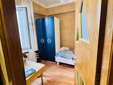 4 otaqlı köhnə tikili - İnşaatçılar m. - 95 m²