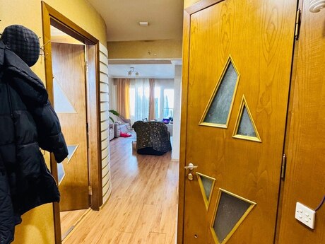 4 otaqlı köhnə tikili - İnşaatçılar m. - 95 m²