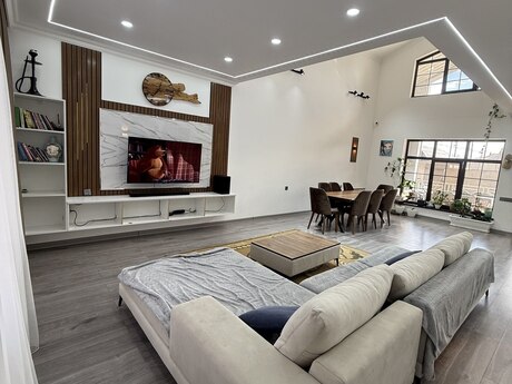 5 otaqlı həyət evi/bağ evi - Saray q. - 250 m²