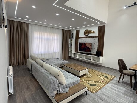 5 otaqlı həyət evi/bağ evi - Saray q. - 250 m²