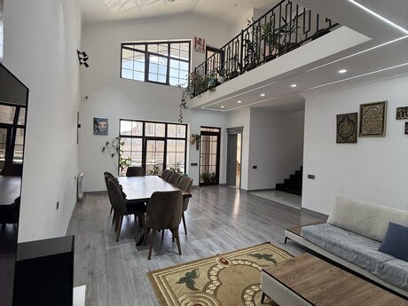 5 otaqlı həyət evi/bağ evi - Saray q. - 250 m²