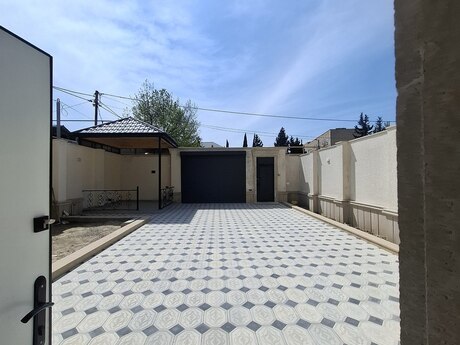 5 otaqlı həyət evi/bağ evi - Qaraçuxur q. - 330 m²