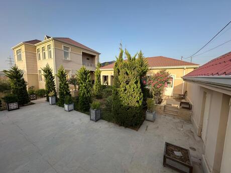 6 otaqlı həyət evi/bağ evi - Şüvəlan q. - 300 m²
