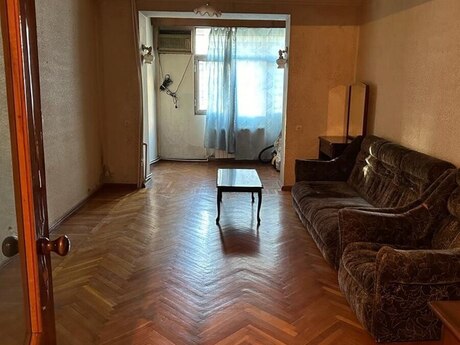 3 otaqlı köhnə tikili - 28 May m. - 72 m²