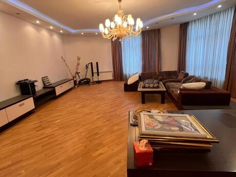 4 otaqlı mənzil, 198 m², Nizami: 595 000 ₼ 5