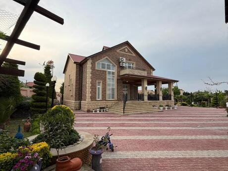 5 otaqlı həyət evi/bağ evi - Mərdəkan q. - 380 m²
