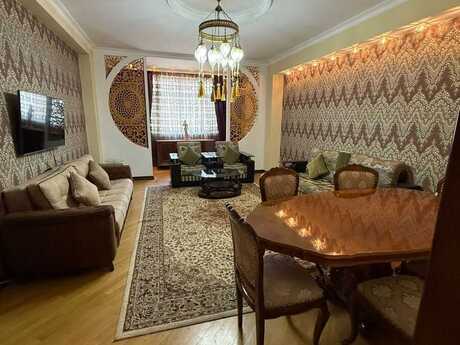 Elan №6125318 - Bakı, Nəsimi r., 4 otaqlı, 210 m², 12/17 mərtəbə