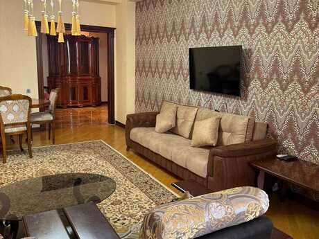 4 otaqlı yeni tikili - Nəsimi r. - 210 m²