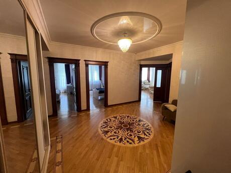 4 otaqlı yeni tikili - 28 May m. - 192 m²