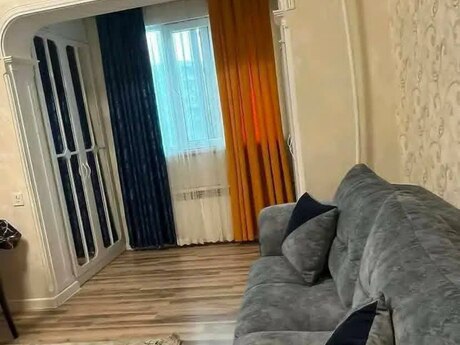 2 otaqlı köhnə tikili - Azadlıq Prospekti m. - 55 m²
