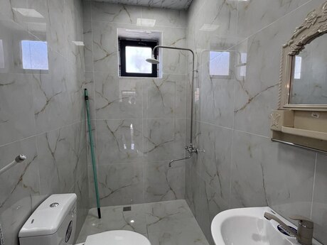 3 otaqlı həyət evi/bağ evi - Novxanı q. - 100 m²