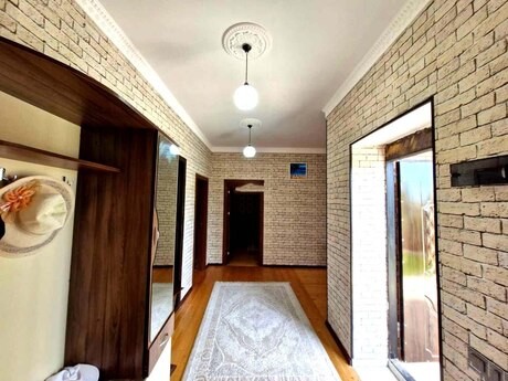 5 otaqlı həyət evi/bağ evi - Novxanı q. - 220 m²