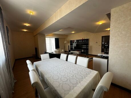 4 otaqlı yeni tikili - Nəsimi r. - 208 m²