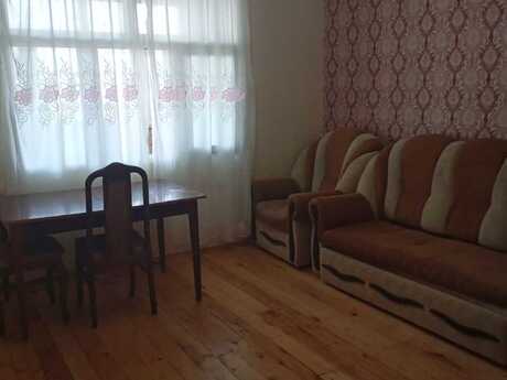 5 otaqlı köhnə tikili - Lökbatan q. - 100 m²